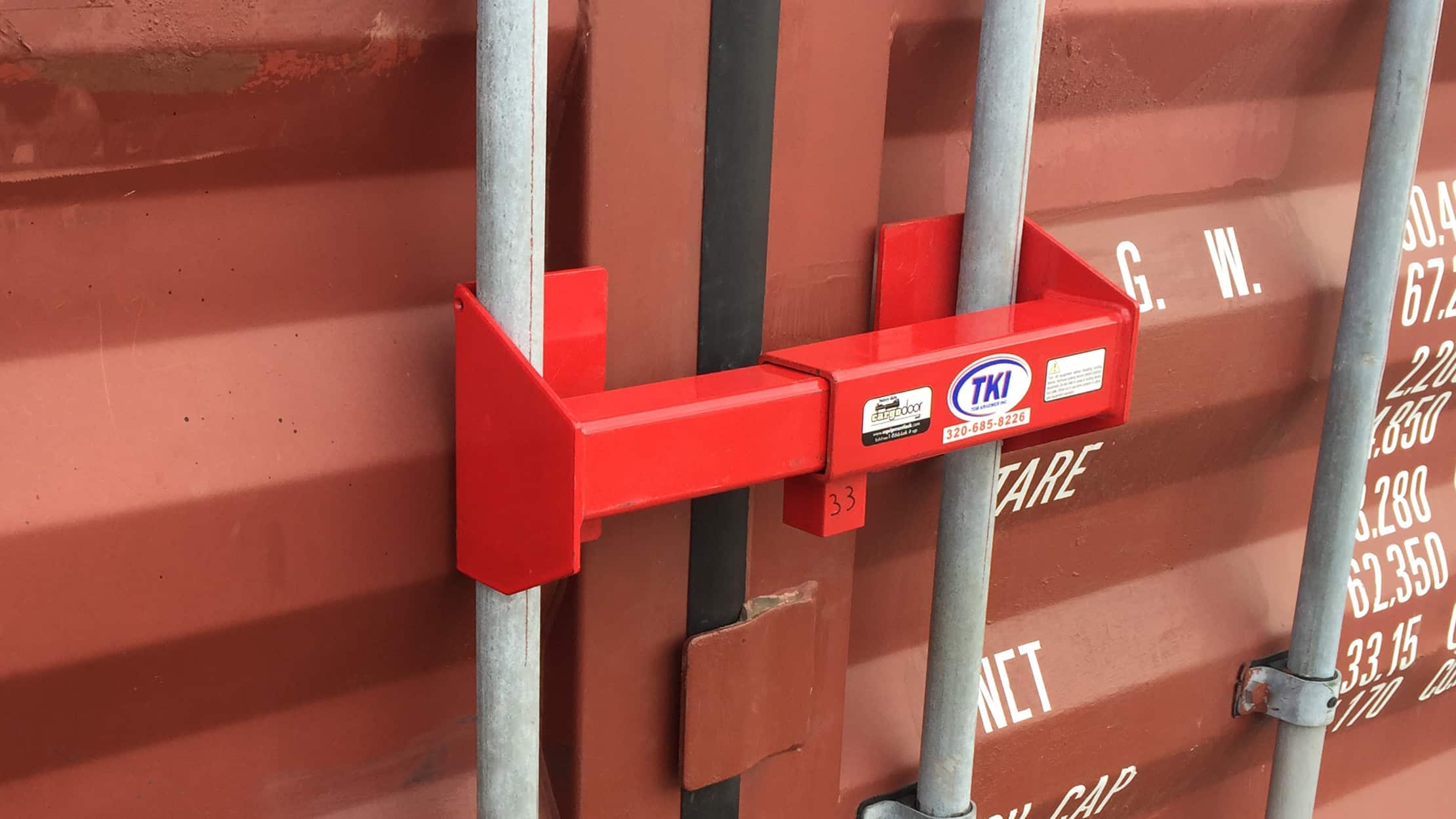 External red lock for a storage unit