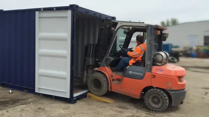 Storage container ramp